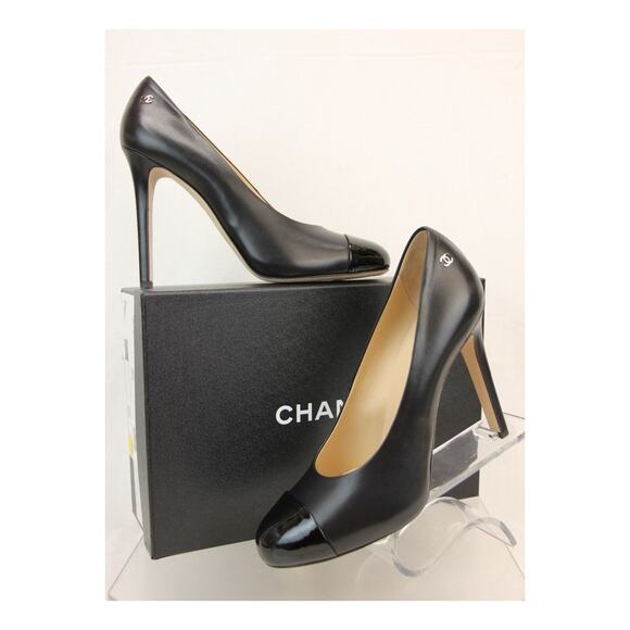 NIB CHANEL BLACK CALF LEATHER PATENT CAP TOE CC LOGO CLASSIC HEEL PUMPS 41 - Picture 1 of 12